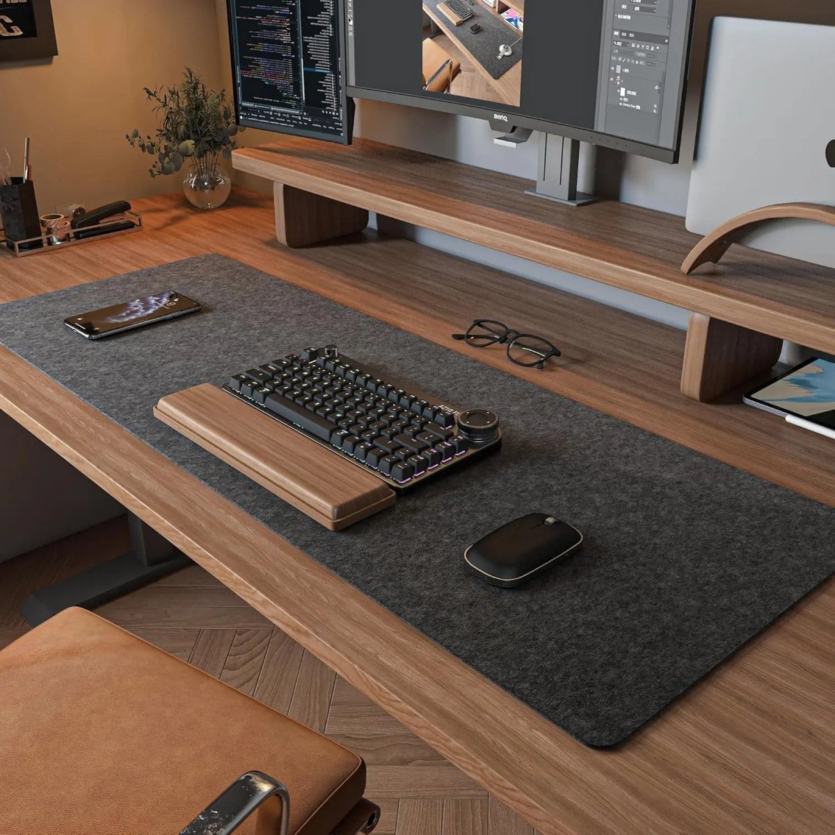 FILZMAT PRO – Smooth felt desk pad for elegant workspace protection