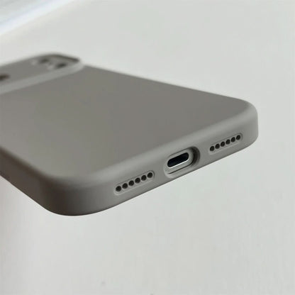 SLEEKSHIELD – Slim, shockproof silicone case with soft-touch grip