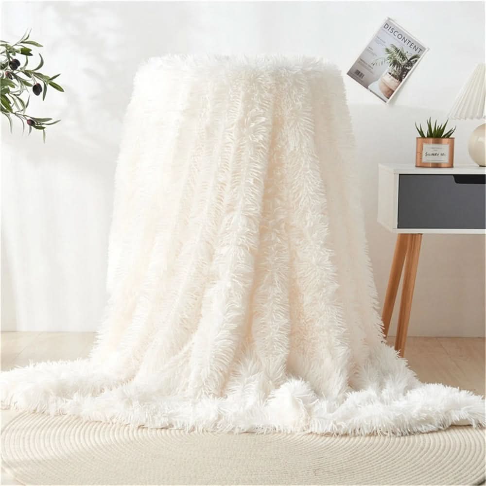 SILKFURIA – Soft artificial fur blanket with velvet-like warmth