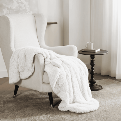 SILKFURIA – Soft artificial fur blanket with velvet-like warmth