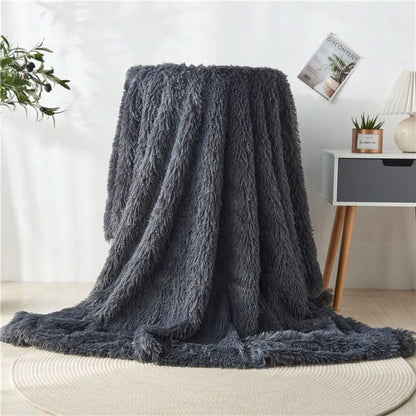 SILKFURIA – Soft artificial fur blanket with velvet-like warmth