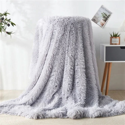SILKFURIA – Soft artificial fur blanket with velvet-like warmth
