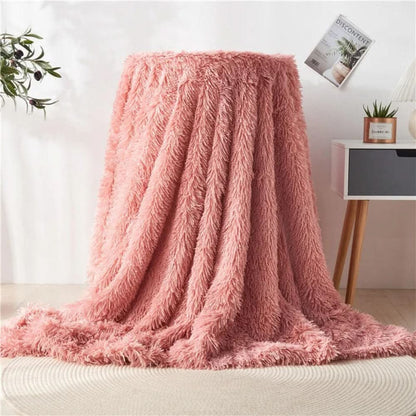 SILKFURIA – Soft artificial fur blanket with velvet-like warmth