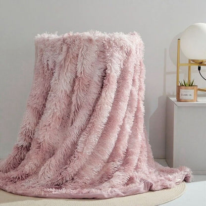 SILKFURIA – Soft artificial fur blanket with velvet-like warmth