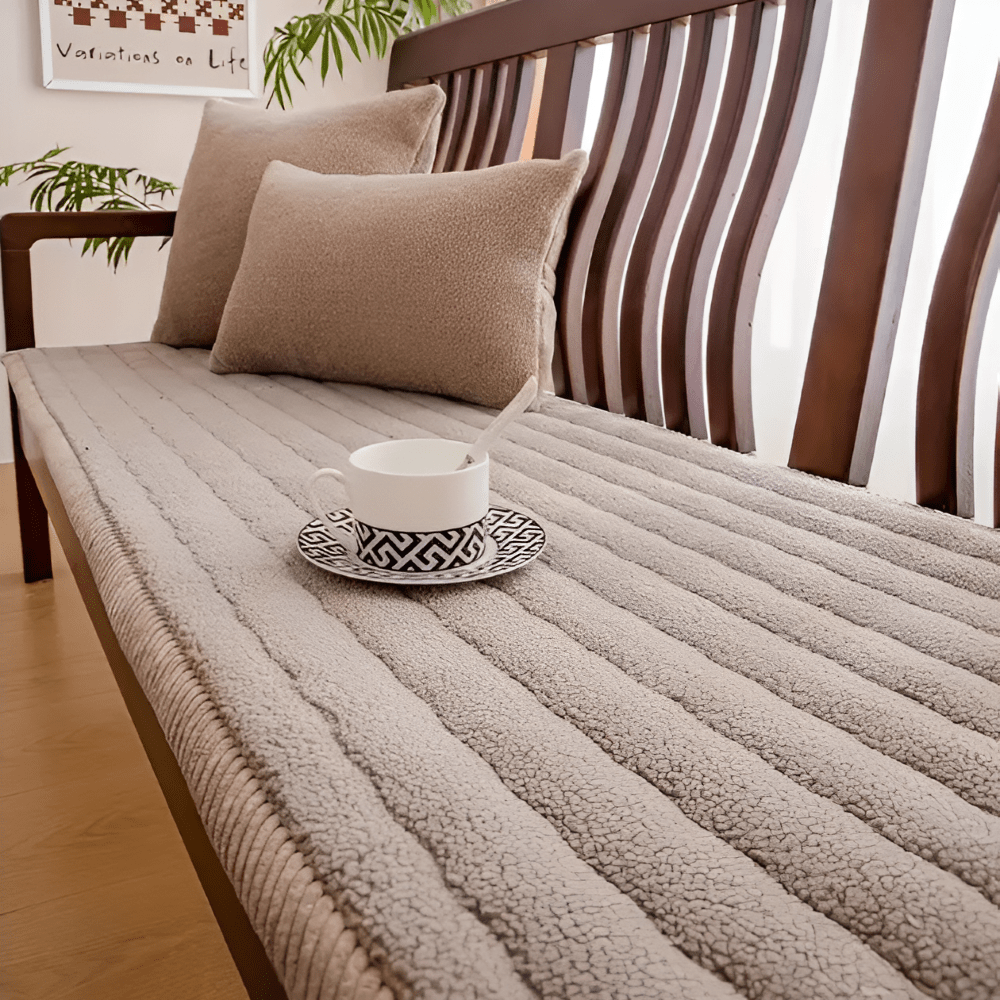 HOMEPETRA – Soft Non-Slip Sofa Cover for Pet Protection and Cozy Living