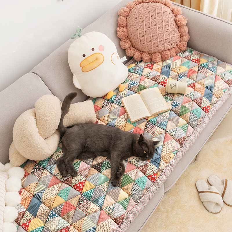 HomeCharm Cover – Stylish Sofa Protector with Natural Elegance