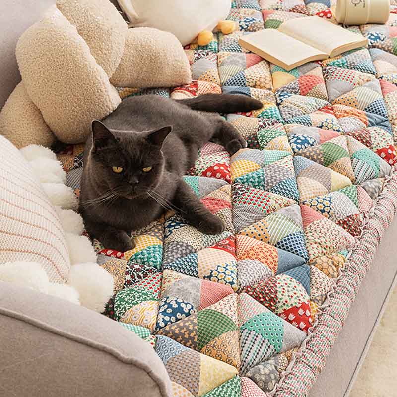 HomeCharm Cover – Stylish Sofa Protector with Natural Elegance