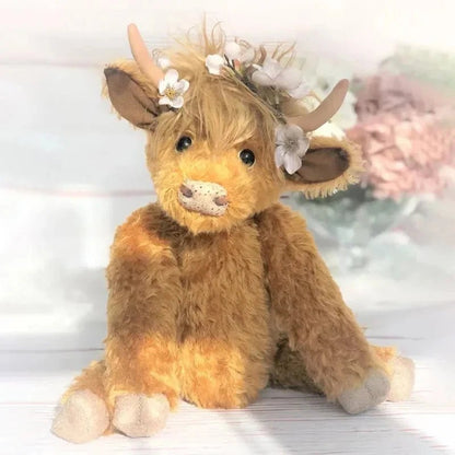 BLOOMCOW – Highland cow with flower crown decoration