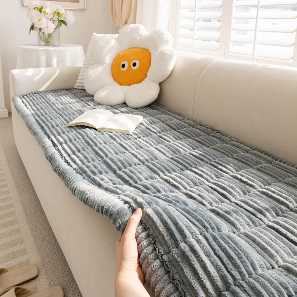 PAWFLANNEL – Soft Flannel Pet Mat to Protect Sofa and Bed