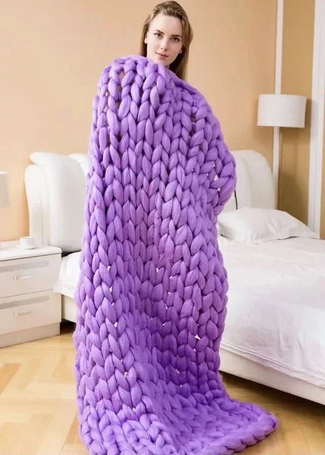 Loomora – Handmade Minky Chunky Blanket for Ultimate Comfort