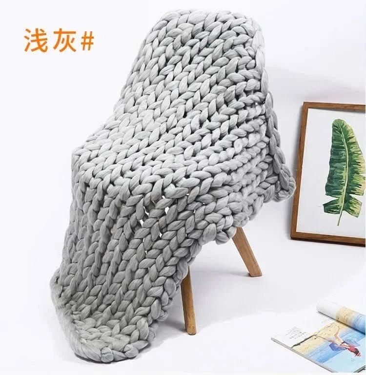Loomora – Handmade Minky Chunky Blanket for Ultimate Comfort
