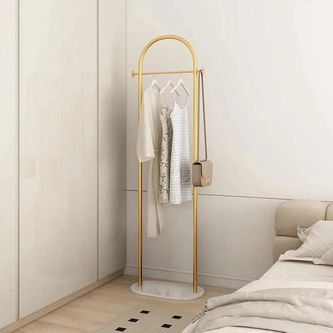 GARMENTARCH – Minimalist, freestanding clothes rack for your daily outfits