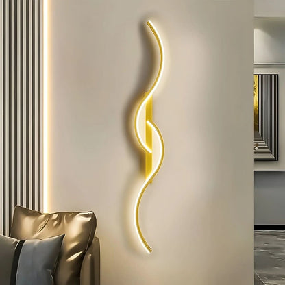 Schwung – Modern curved LED wall light with dynamic design