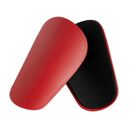 IMPACTZONE – Light, shock-absorbing shin guards for soccer training