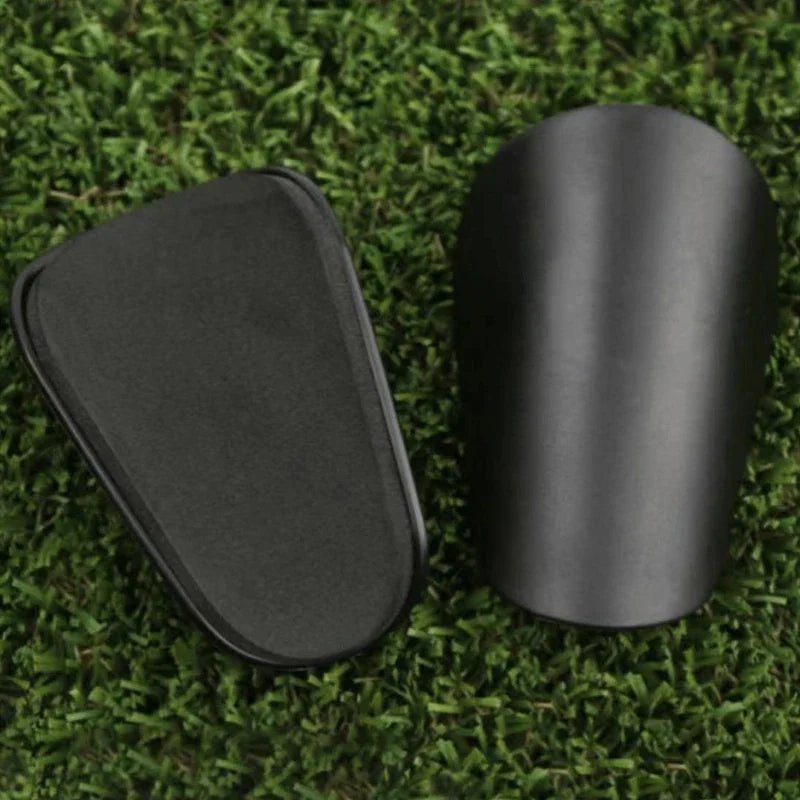 IMPACTZONE – Light, shock-absorbing shin guards for soccer training