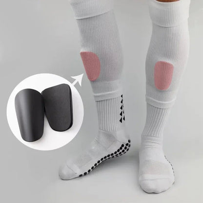 IMPACTZONE – Light, shock-absorbing shin guards for soccer training