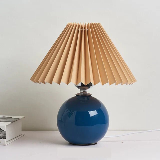 RETROLUME – Elegant Vintage Table Lamp with Foldable Lampshade
