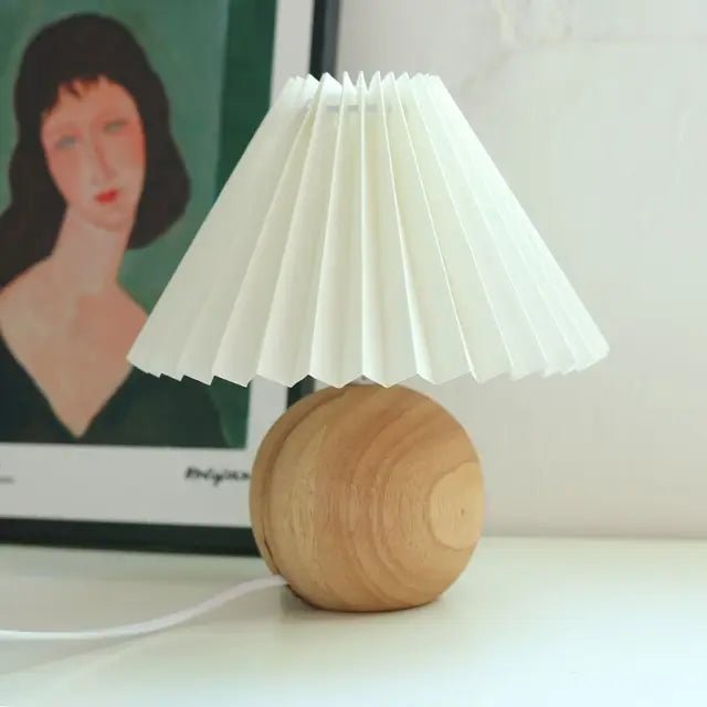 RETROLUME – Elegant Vintage Table Lamp with Foldable Lampshade