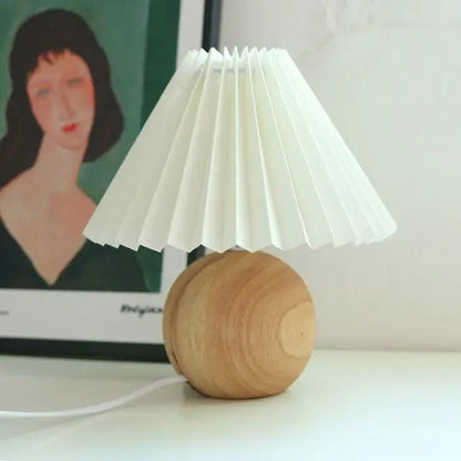 RETROLUME – Elegant Vintage Table Lamp with Foldable Lampshade