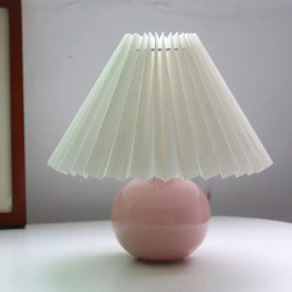 RETROLUME – Elegant Vintage Table Lamp with Foldable Lampshade