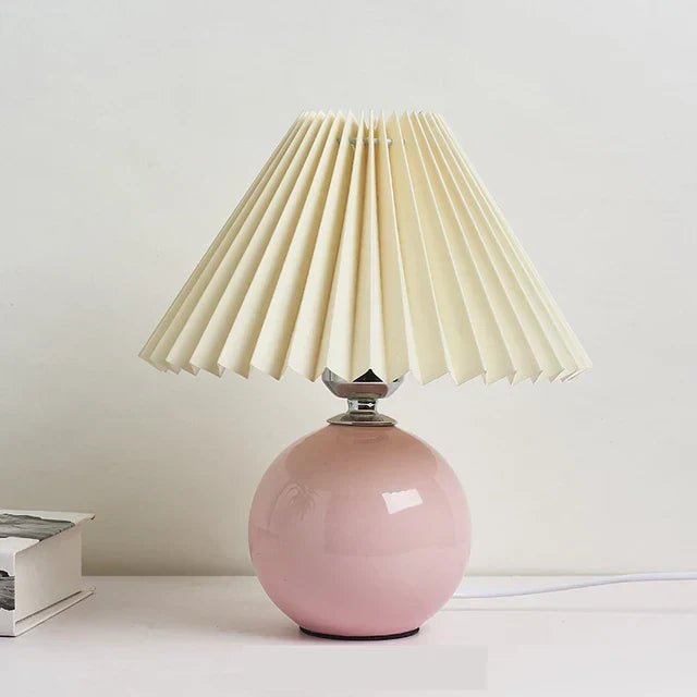 RETROLUME – Elegant Vintage Table Lamp with Foldable Lampshade