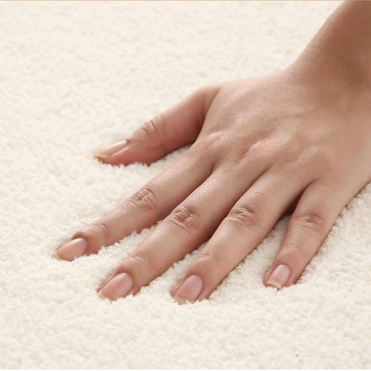 FLOFFCLOUD – Cozy fluffy rug with cloud pattern for warm living areas, easy to care for