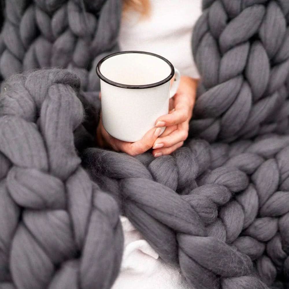 LuxeWool – DIY Chunky XL Wool Yarn for Blankets & Pillows