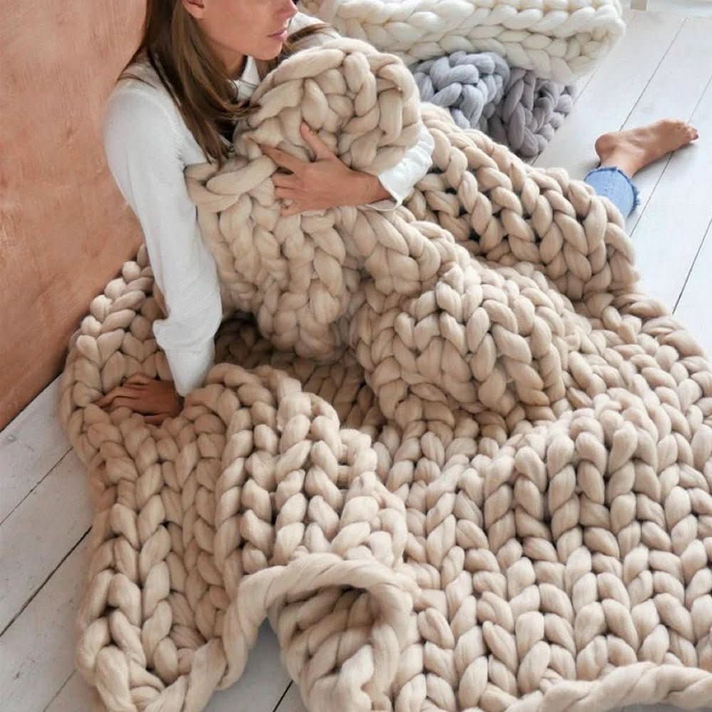 LuxeWool – DIY Chunky XL Wool Yarn for Blankets & Pillows