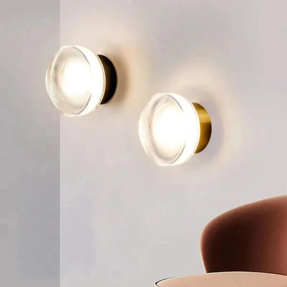 Aluminium wall light - Dimmable & elegant for stylish interiors