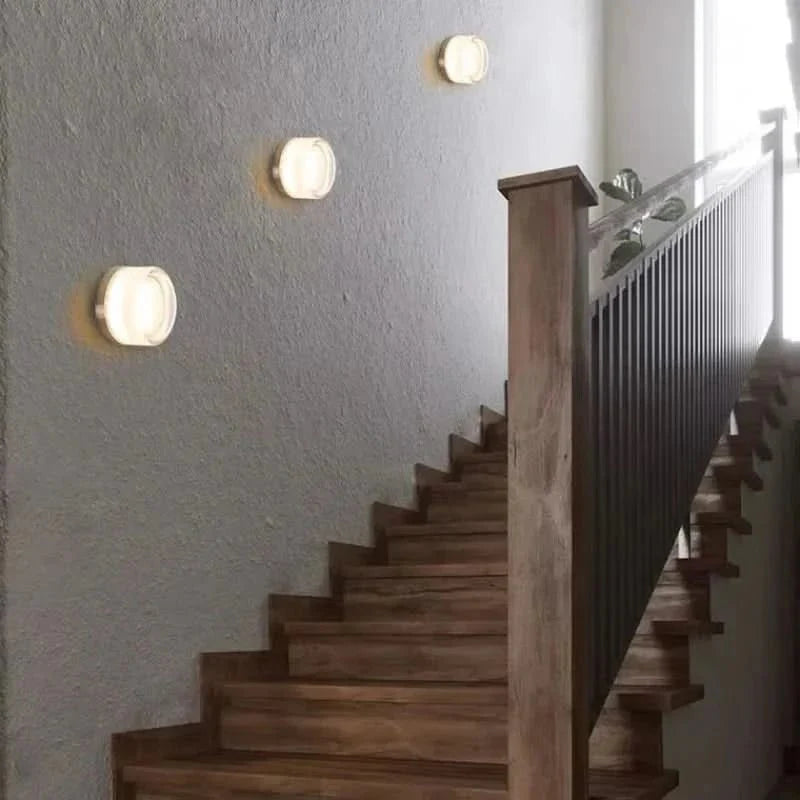 Aluminium wall light - Dimmable & elegant for stylish interiors
