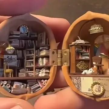 WALDWHISPER – Handmade dollhouse made from walnut shells with interior lighting