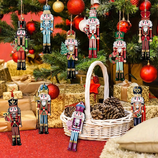 ROYALCRACK – Elegant Nutcracker Soldier Set with Festive Finish