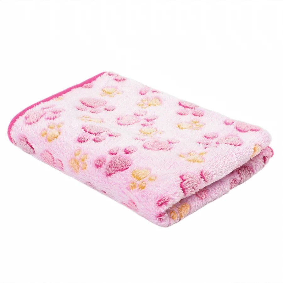 PAWSOFT – Plush Flannel Pet Blanket with Paw Design, Cozy & Easy Care