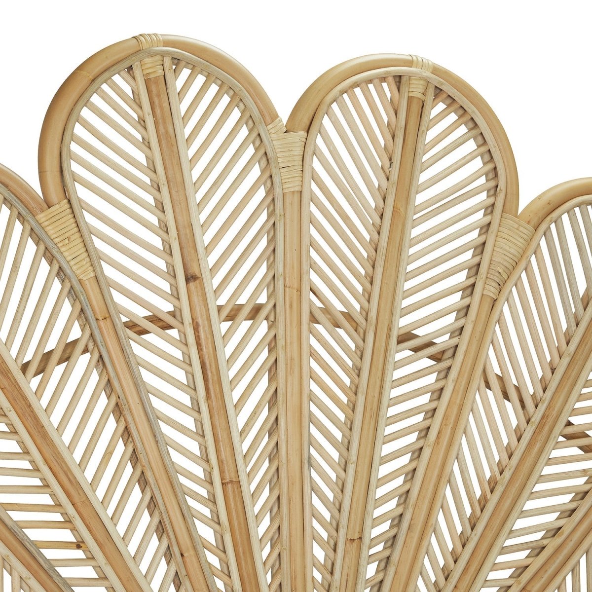 BLOOMRATTAN – Handmade Wicker Headboard with Floral Pattern