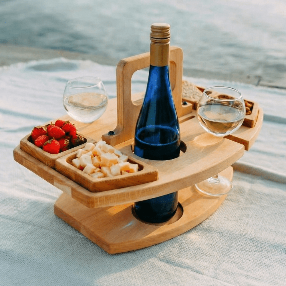COUNTRYPLATE – Wooden picnic table with divided compartments for special wine moments