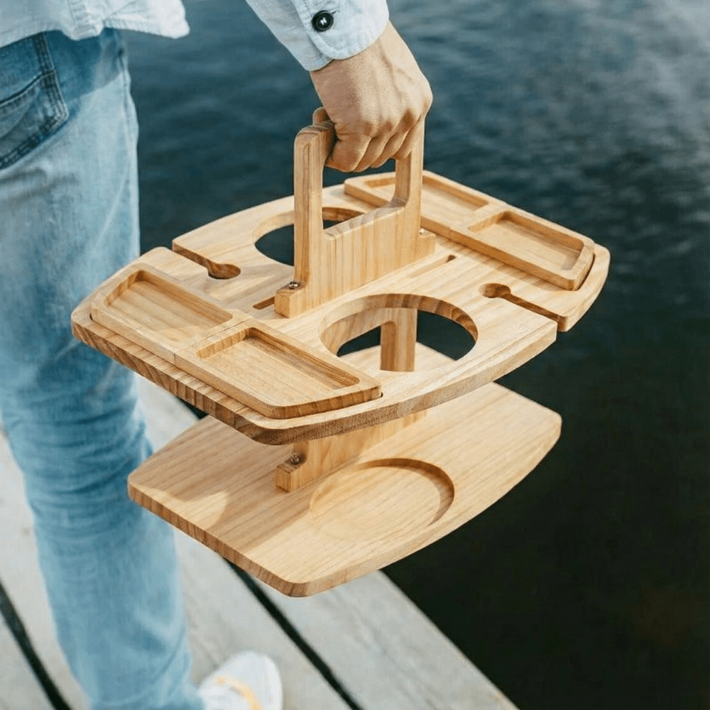 COUNTRYPLATE – Wooden picnic table with divided compartments for special wine moments