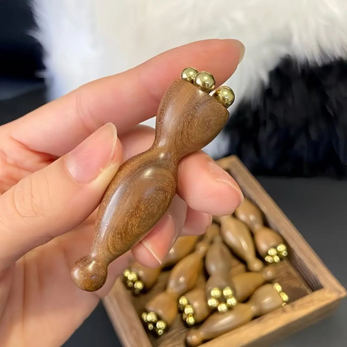 WOODPOD – Seedpod Gua Sha Massager Brass & Rosewood Facial Lifting Tool