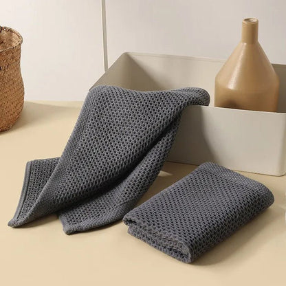 MONOVA – Ultra-absorbent towels in an elegant minimalist neutral color palette