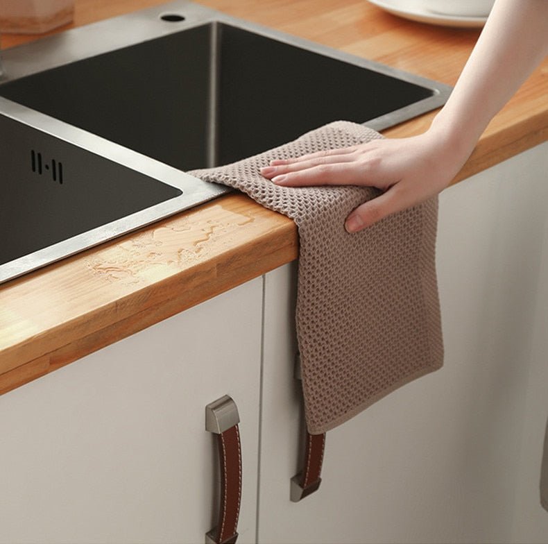 MONOVA – Ultra-absorbent towels in an elegant minimalist neutral color palette