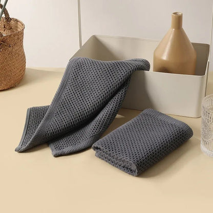 MONOVA – Ultra-absorbent towels in an elegant minimalist neutral color palette