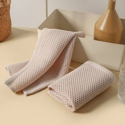 MONOVA – Ultra-absorbent towels in an elegant minimalist neutral color palette