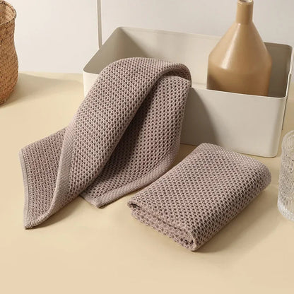MONOVA – Ultra-absorbent towels in an elegant minimalist neutral color palette