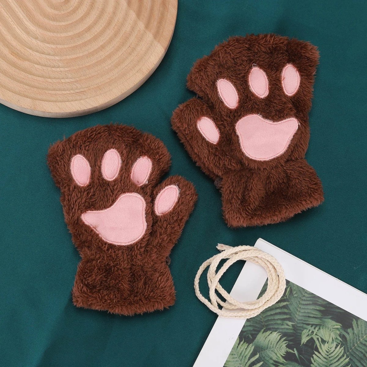 CATCOSY – Soft cat mittens for cozy winter joy