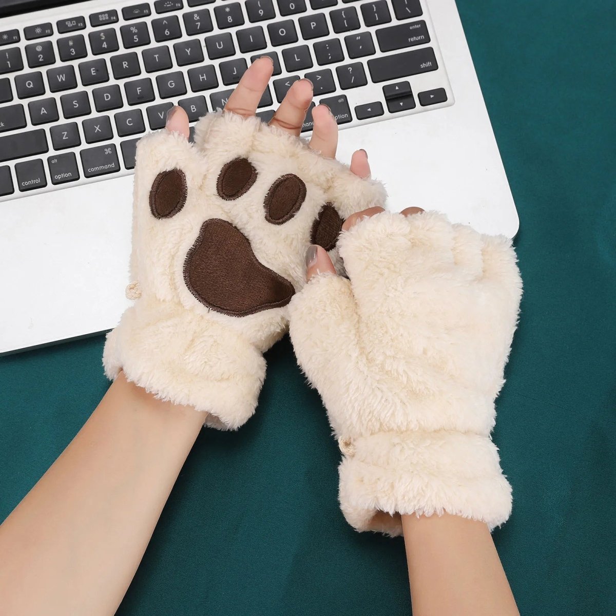 CATCOSY – Soft cat mittens for cozy winter joy