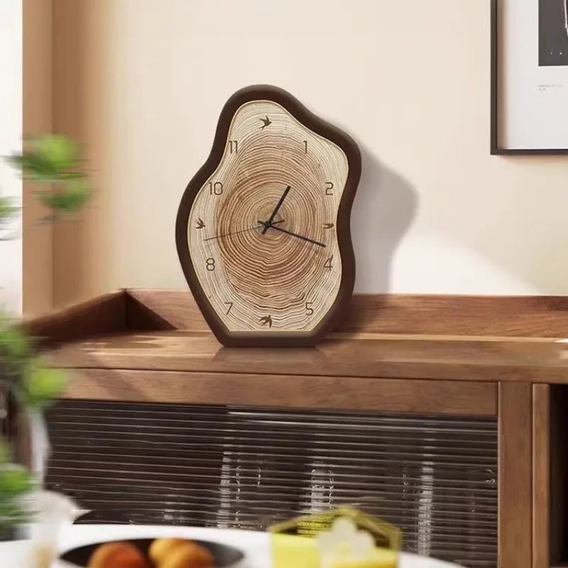 TIMEWAVER – Modern wall clock in irregular ring shape for any room