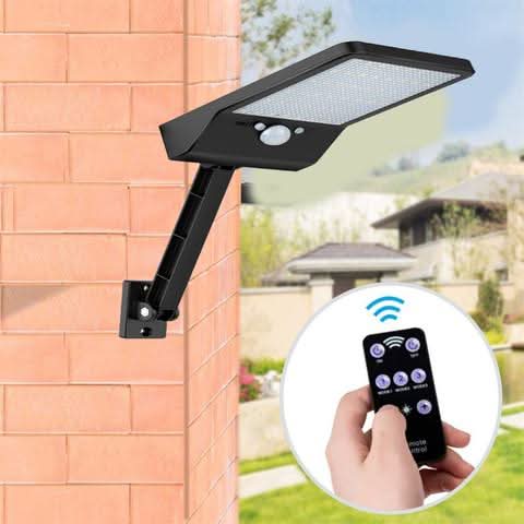 LumiGuard solar spotlight - LED outdoor light with motion sensor & remote control