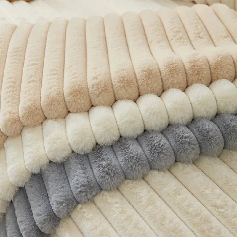COZYPUFF – Luxurious winter sofa cover made of faux rabbit fur