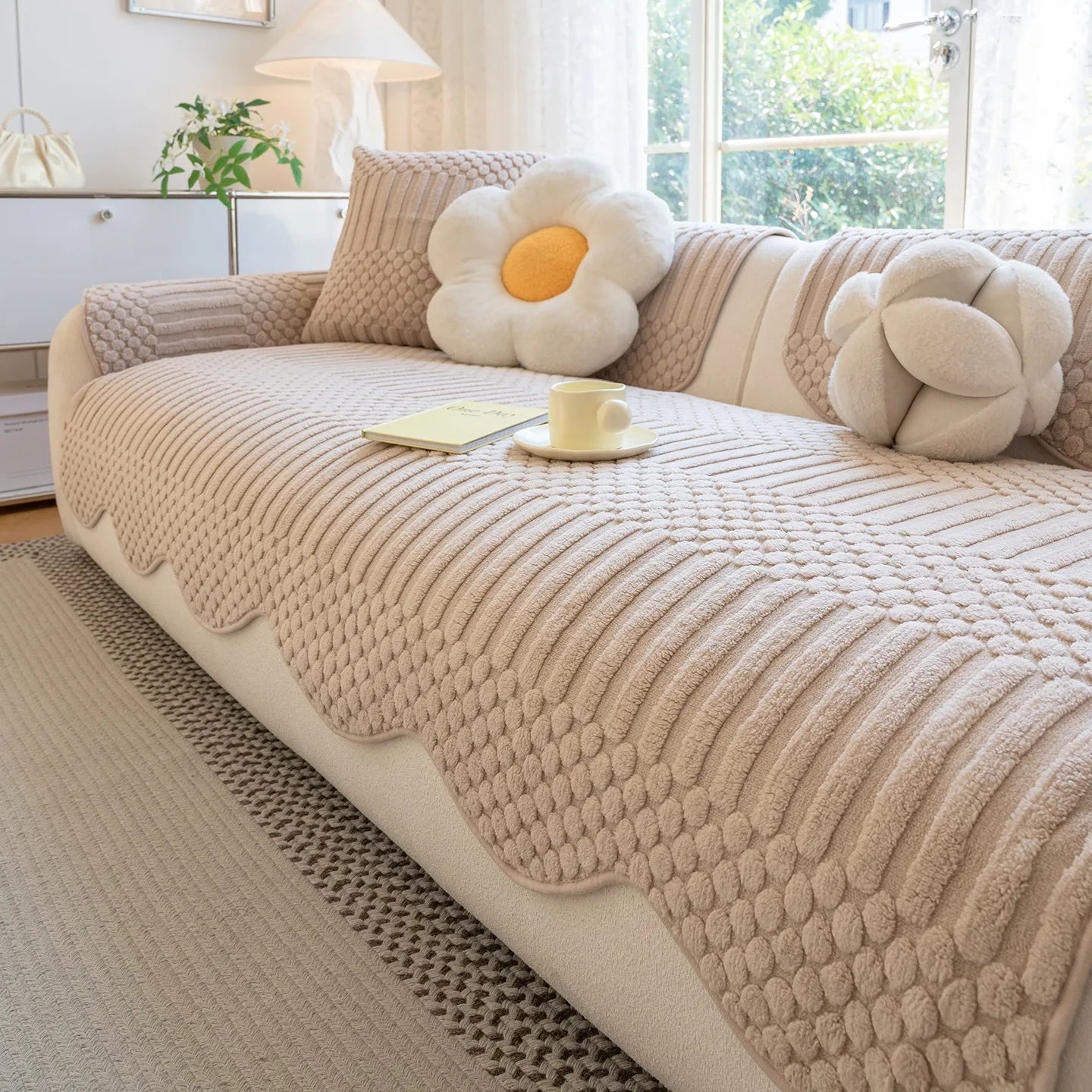 PLUSHCREAM – Thick Tuft Fleece Sofa Cover for Warm Winter Coziness