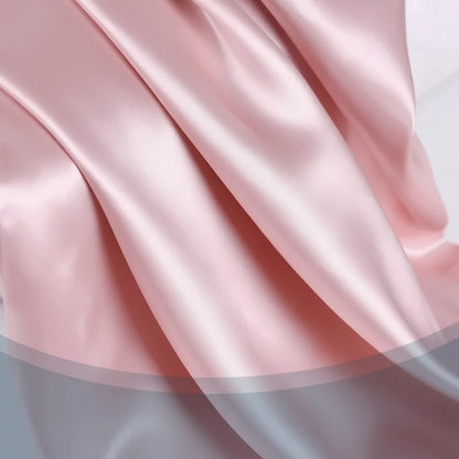 GLOSSNIGHT – High-quality silk pillowcase for hair care & skin regeneration