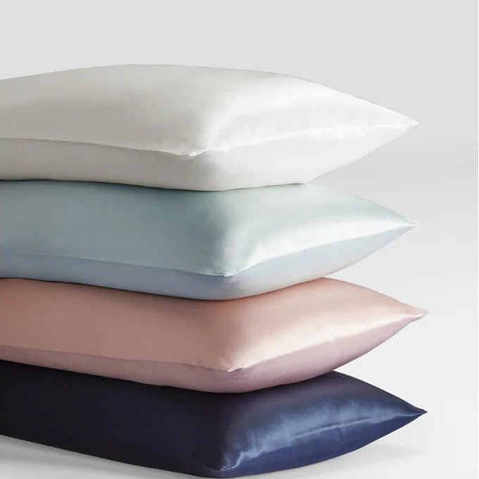 GLOSSNIGHT – High-quality silk pillowcase for hair care & skin regeneration